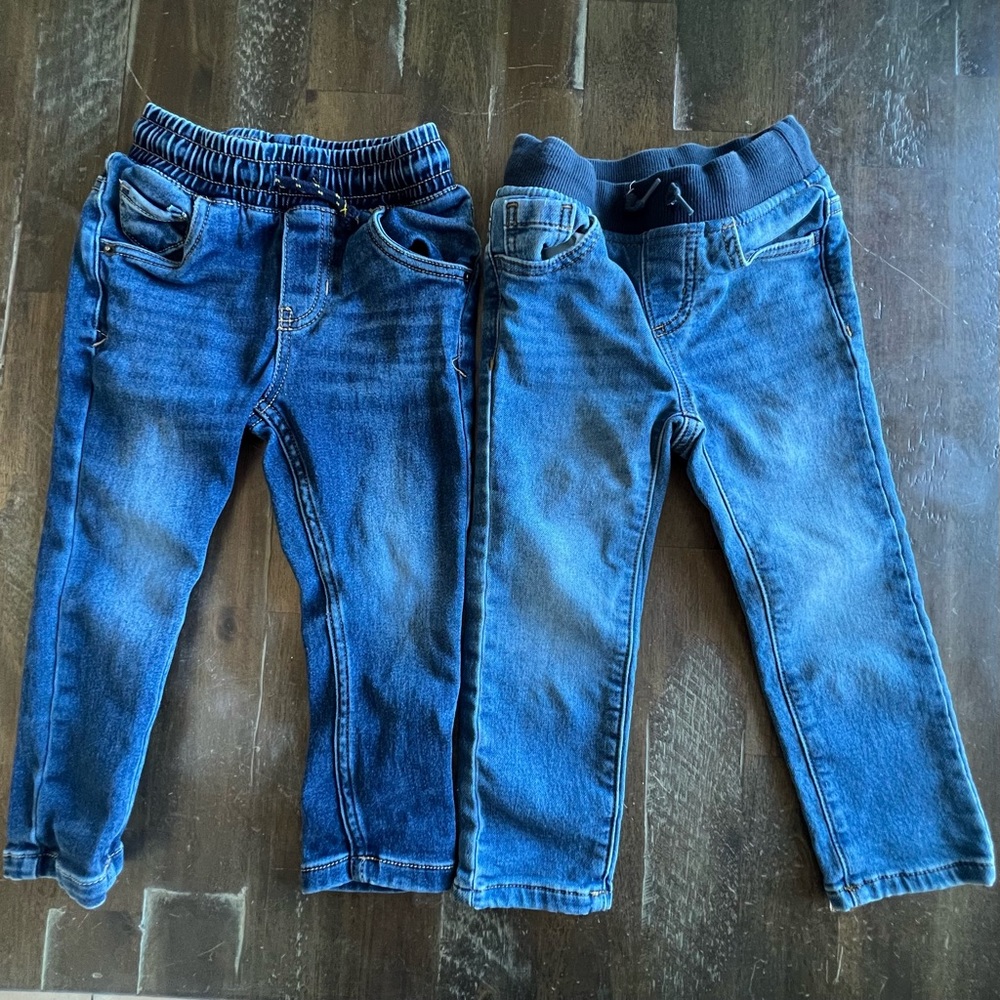 Set of 2 little boys Toddler Jeans 2T and 3T
